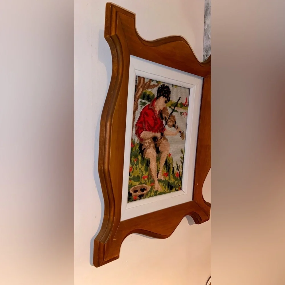 Vintage Embroidery needlepoint canevas framed on curved hems wood frame - Picture 3 of 12